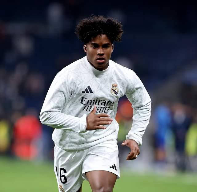 沦为弃子!皇马9号考虑离队,渴望踢欧冠